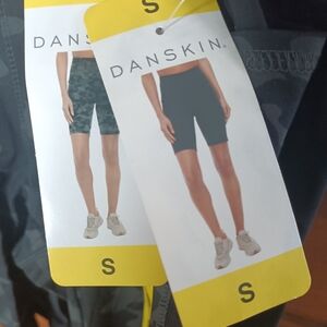 Danskin 2 Bike Shorts Camo And Black Small NWT With Pockets
